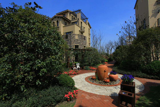 上海龍（lóng）湖灩瀾山（shān）